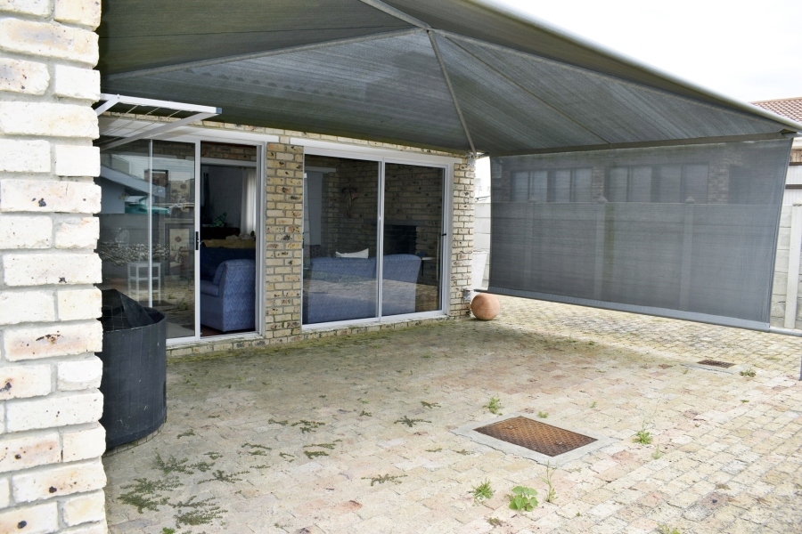 3 Bedroom Property for Sale in Struisbaai Western Cape